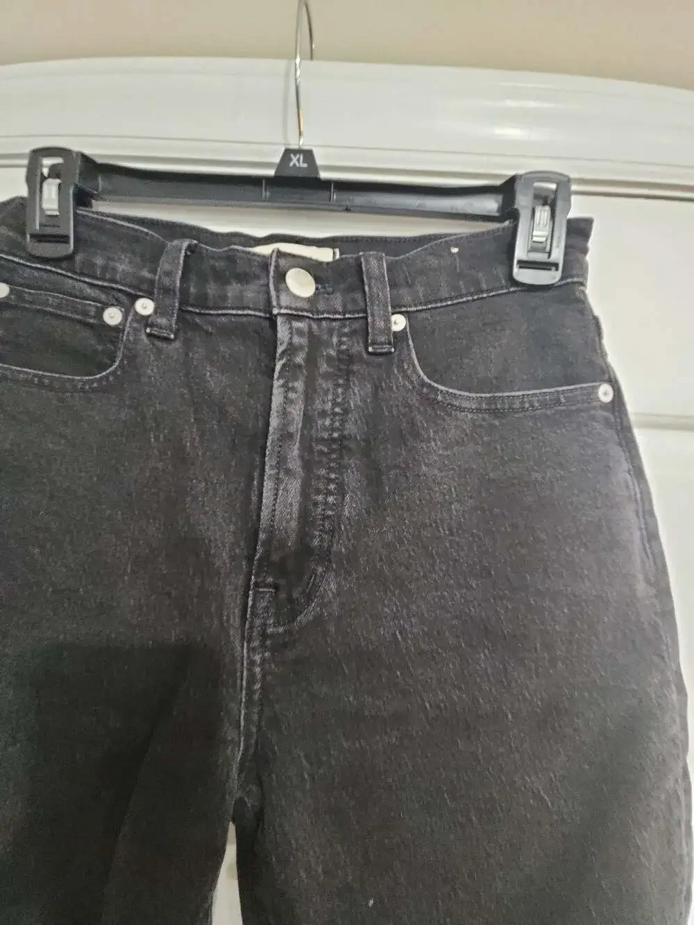 Madewell '90s Straight Leg Jeans in Black